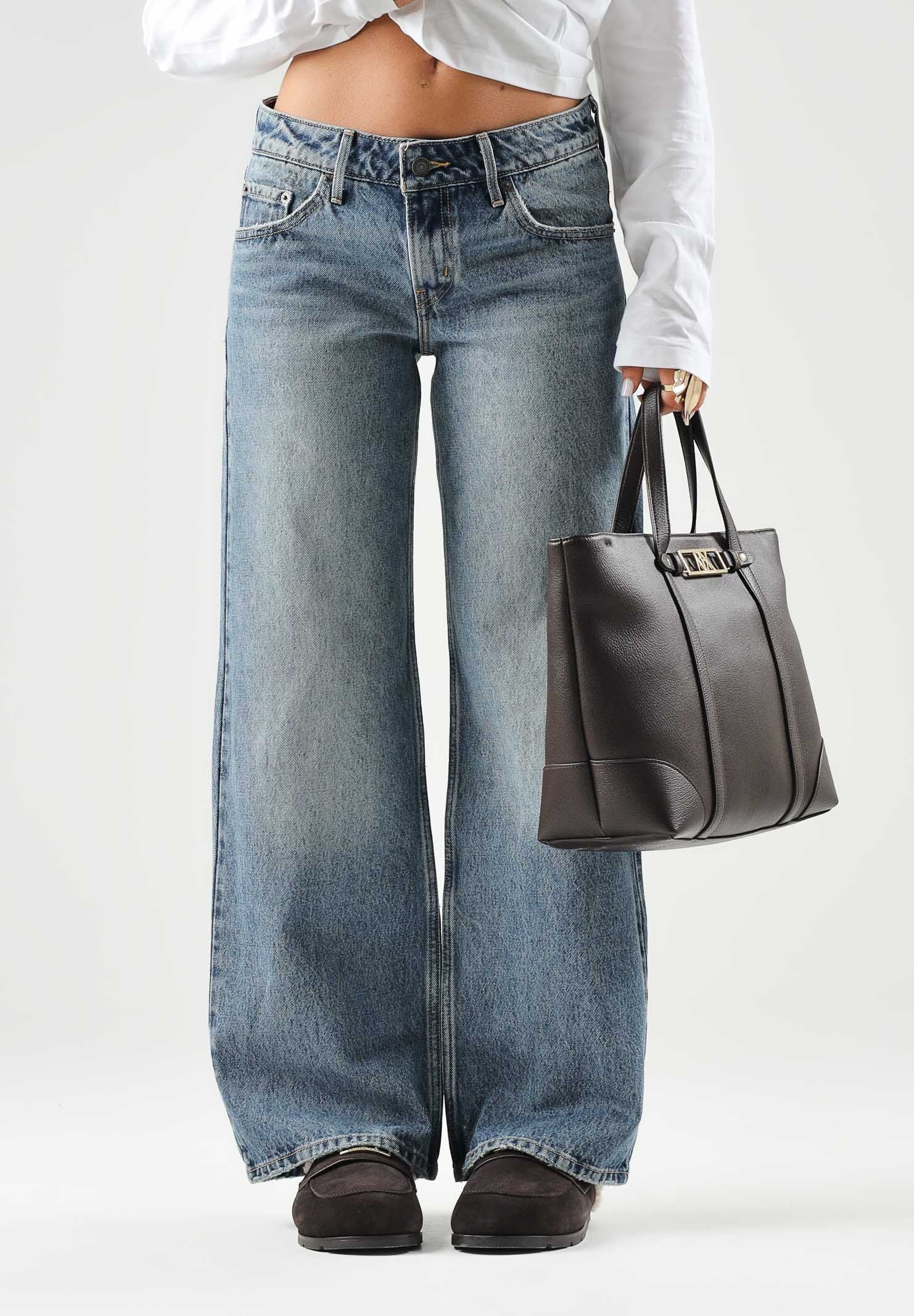 LEVI'S Jeans LOW LOOSE Med Indigo blu da donna con lavaggio sfumato e gamba ampia. A5566-0028 . LEVI'S® 