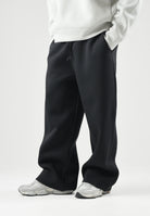 LYLE & SCOTT pantaloni WIDE LEG Jet Black neri da uomo in cotone, con vita elasticizzata, coulisse regolabile e gamba ampia e dritta. ML2583V Z865 LYLE & SCOTT 