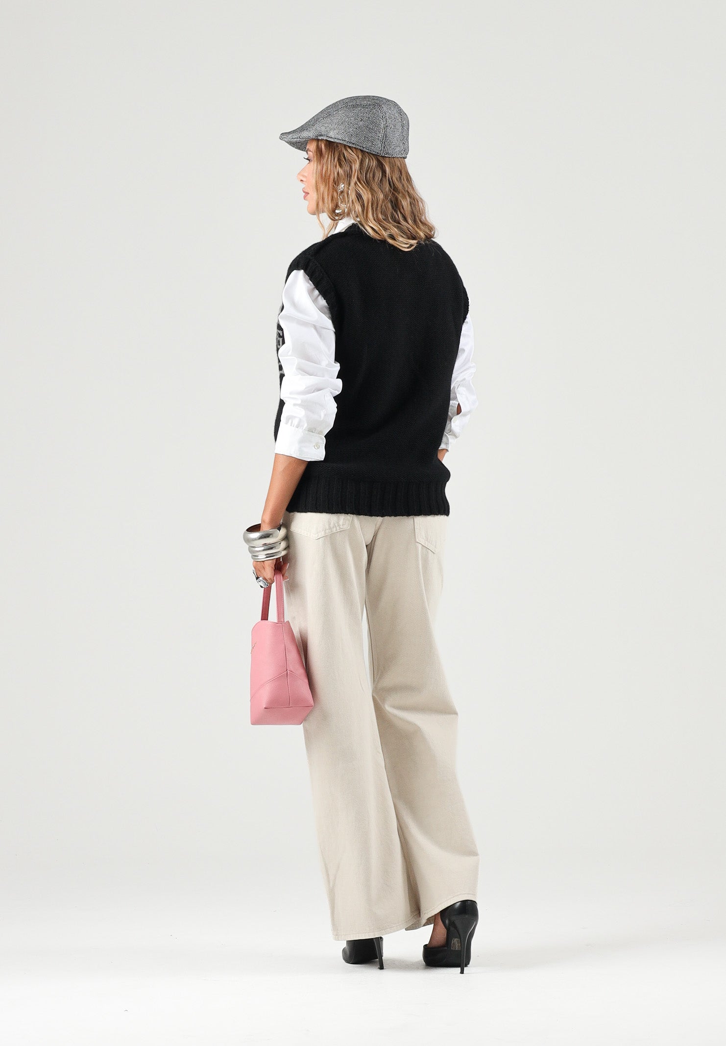 MAISON MARGIELA Gilet smanicato nero per donna, ragazza e bambina con stampa grafica numerica. M61049MM08V M6900 MAISON MARGIELA 
