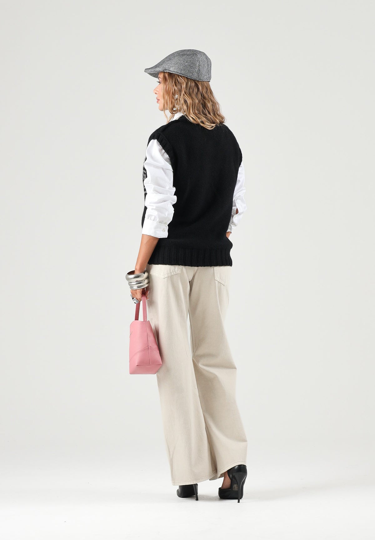 MAISON MARGIELA Gilet smanicato nero per donna, ragazza e bambina con stampa grafica numerica. M61049MM08V M6900 MAISON MARGIELA 