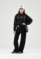 MM6 MAISON MARGIELA Felpa girocollo CREWNECK nera per donna, ragazzi e bambini con logo numerico MM6 stampato sul davanti. M61116MM02X M6900 MAISON MARGIELA 