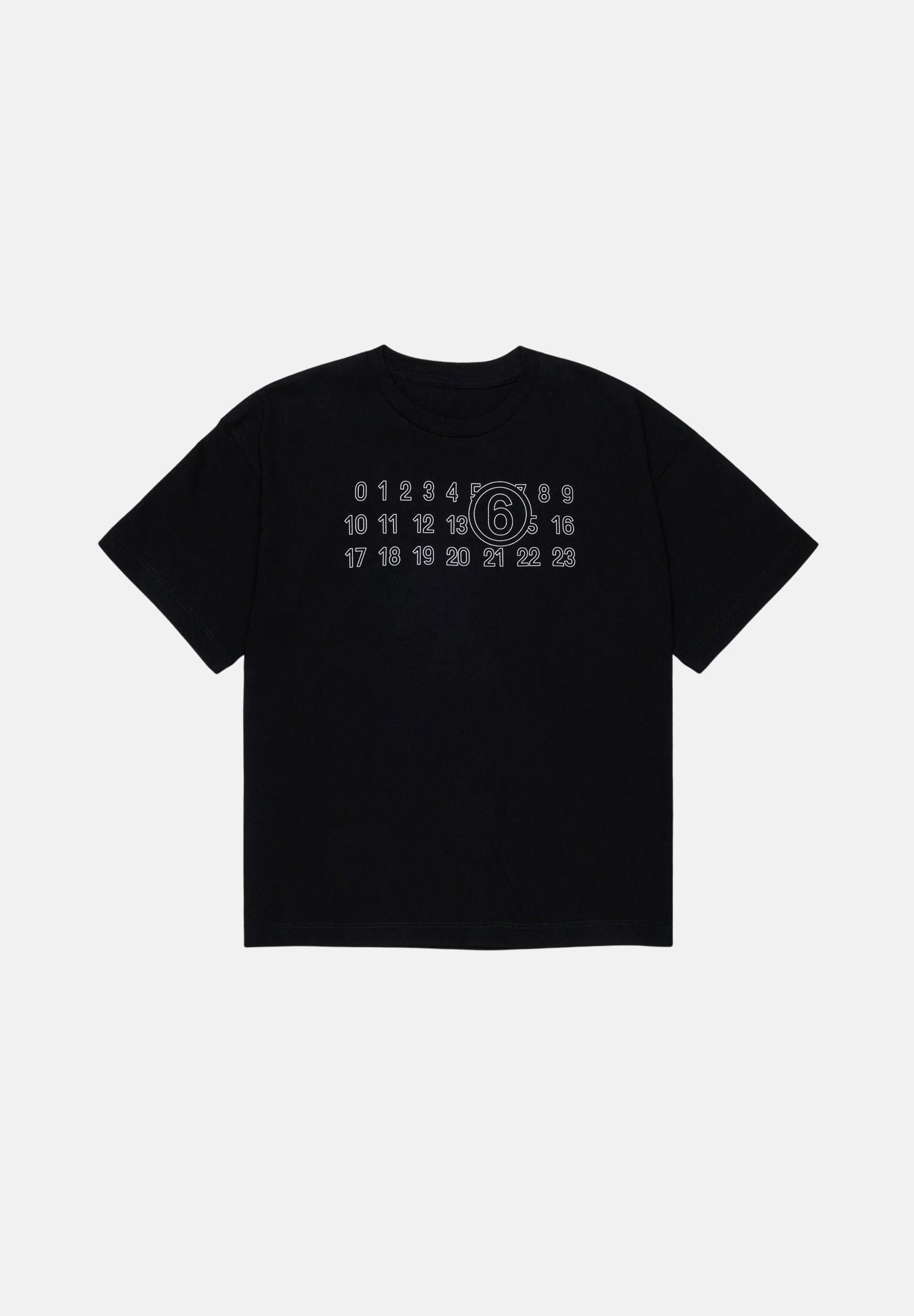 MM6 MAISON MARGIELA T-shirt manica corta nera per donna, ragazzi e bambini con logo numerico MM6 stampato sul davanti. M61117MM02Y M6900 MAISON MARGIELA 