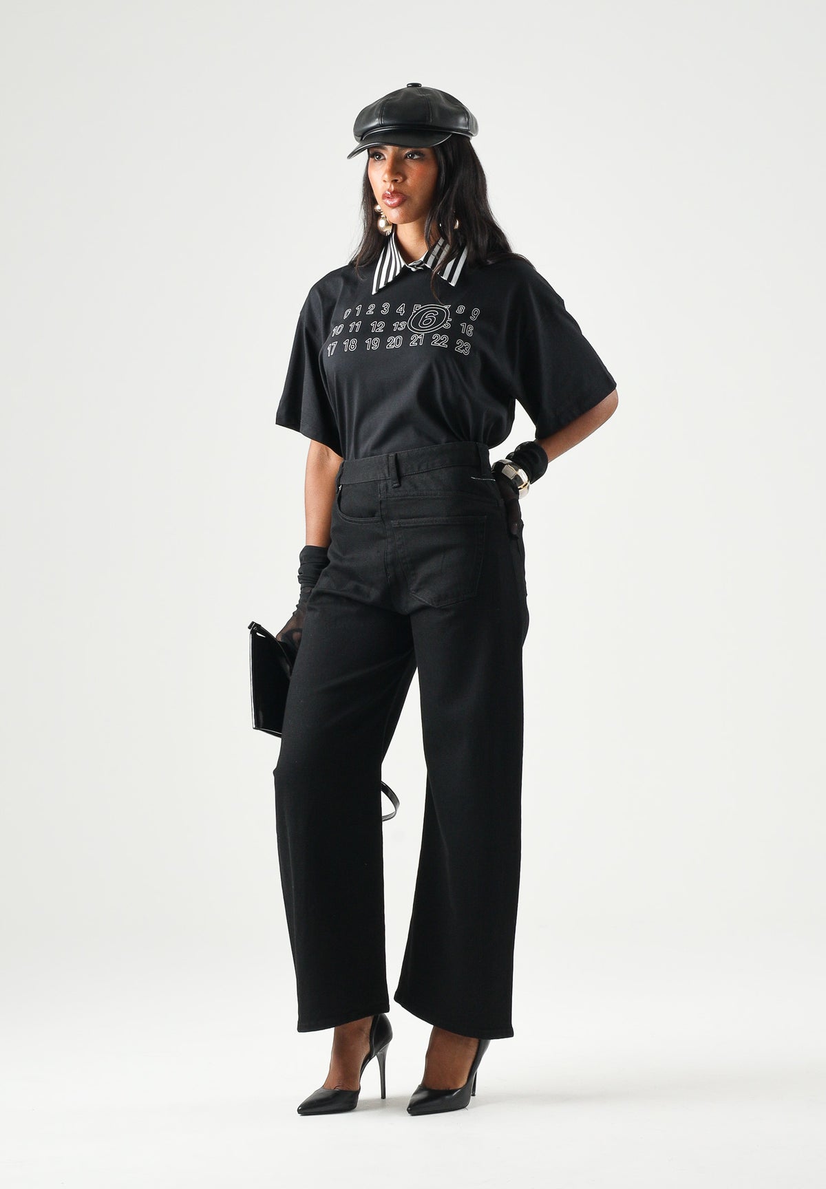 MM6 MAISON MARGIELA T-shirt manica corta nera per donna, ragazzi e bambini con logo numerico MM6 stampato sul davanti. M61117MM02Y M6900 MAISON MARGIELA 