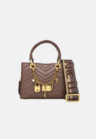 MARC ELLIS Borsa a mano KRISSY WAVE S 27 choccolate marrone da donna con lavorazione matelassé e charm dorati. KRISSY-WAVE-S27 CHLIGO MARC ELLIS 