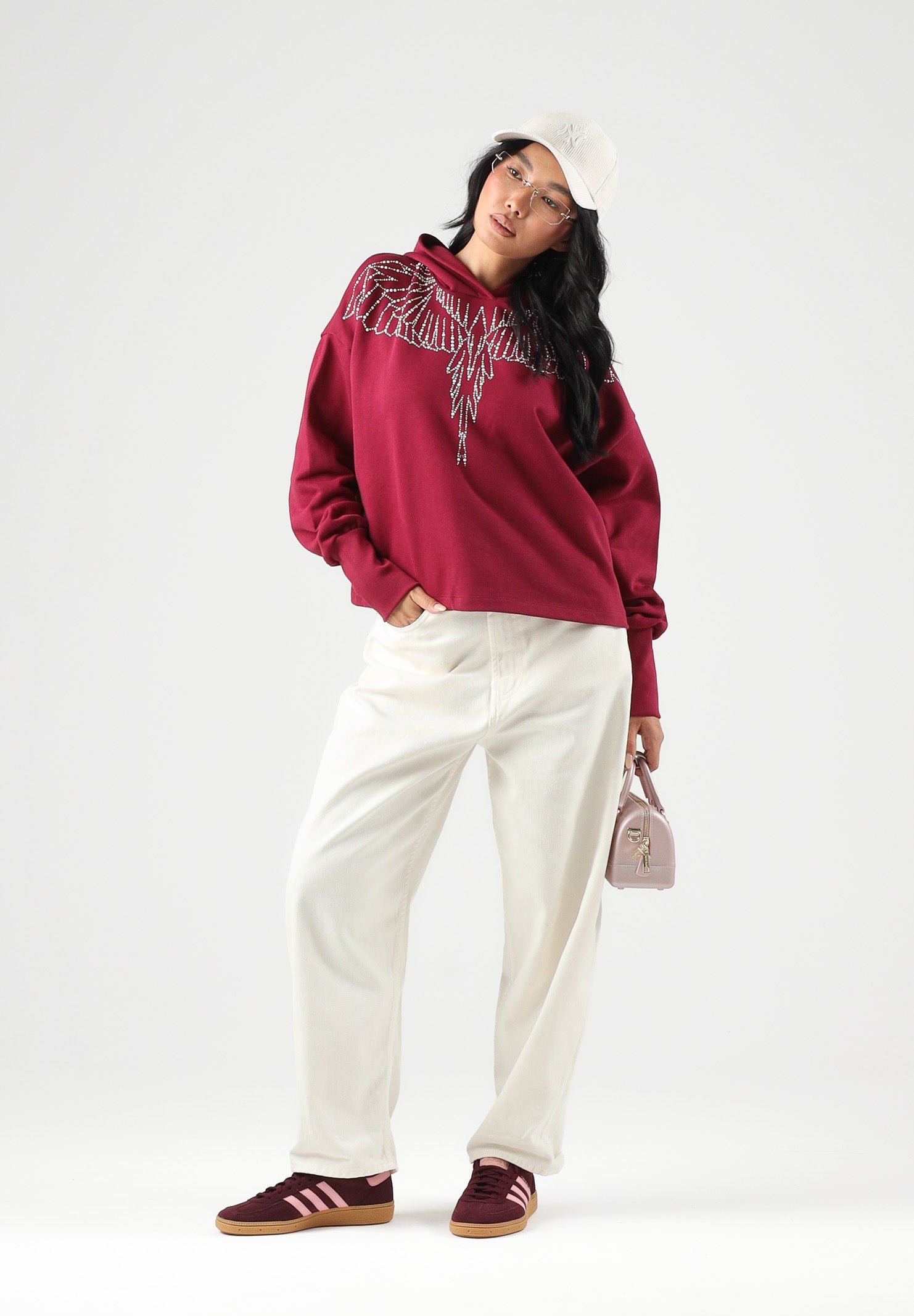 MARCELO BURLON COUNTY OF MILAN Felpa con cappuccio cherry-fucsia per donna con iconico ricamo grafico ad ali sulle spalle 26ICM30270 CH MARCELO BURLON COUNTY OF MILAN 