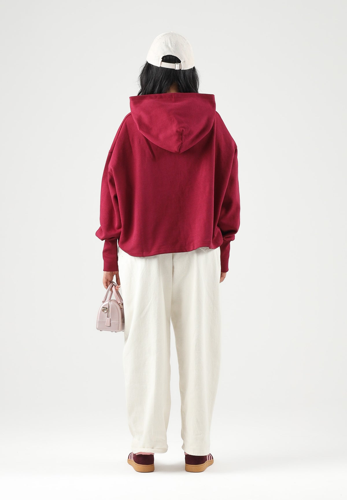 MARCELO BURLON COUNTY OF MILAN Felpa con cappuccio cherry-fucsia per donna con iconico ricamo grafico ad ali sulle spalle 26ICM30270 CH MARCELO BURLON COUNTY OF MILAN 
