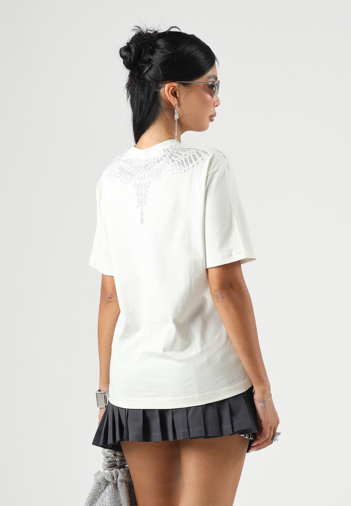 MARCELO BURLON COUNTY OF MILAN T-shirt WINGS cocco per donna e ragazza con iconica grafica effetto gioiello sul girocollo. F6CMJGTH075 412 MARCELO BURLON COUNTY OF MILAN 