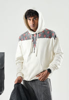 MARCELO BURLON COUNTY OF MILAN Felpa con cappuccio cocco-bianco per uomo con stampa Wings Black sulle spalle. F6CMMAHS067 412 MARCELO BURLON COUNTY OF MILAN 