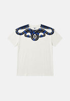 MARCELO BURLON T-shirt manica corta bianca per uomo con girocollo e iconica stampa grafica ad ali di serpente blu sulle spalle. F6CMMATH090 412 MARCELO BURLON COUNTY OF MILAN 