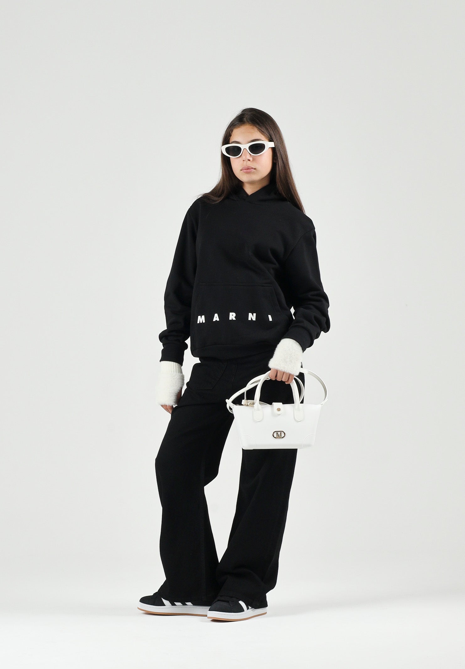 MARNI Felpa con cappuccio HODDIE nera  per donna, ragazzi e bambini con logo Marni frontale e tasca a marsupio. M01883M00V0 0M900 MARNI 