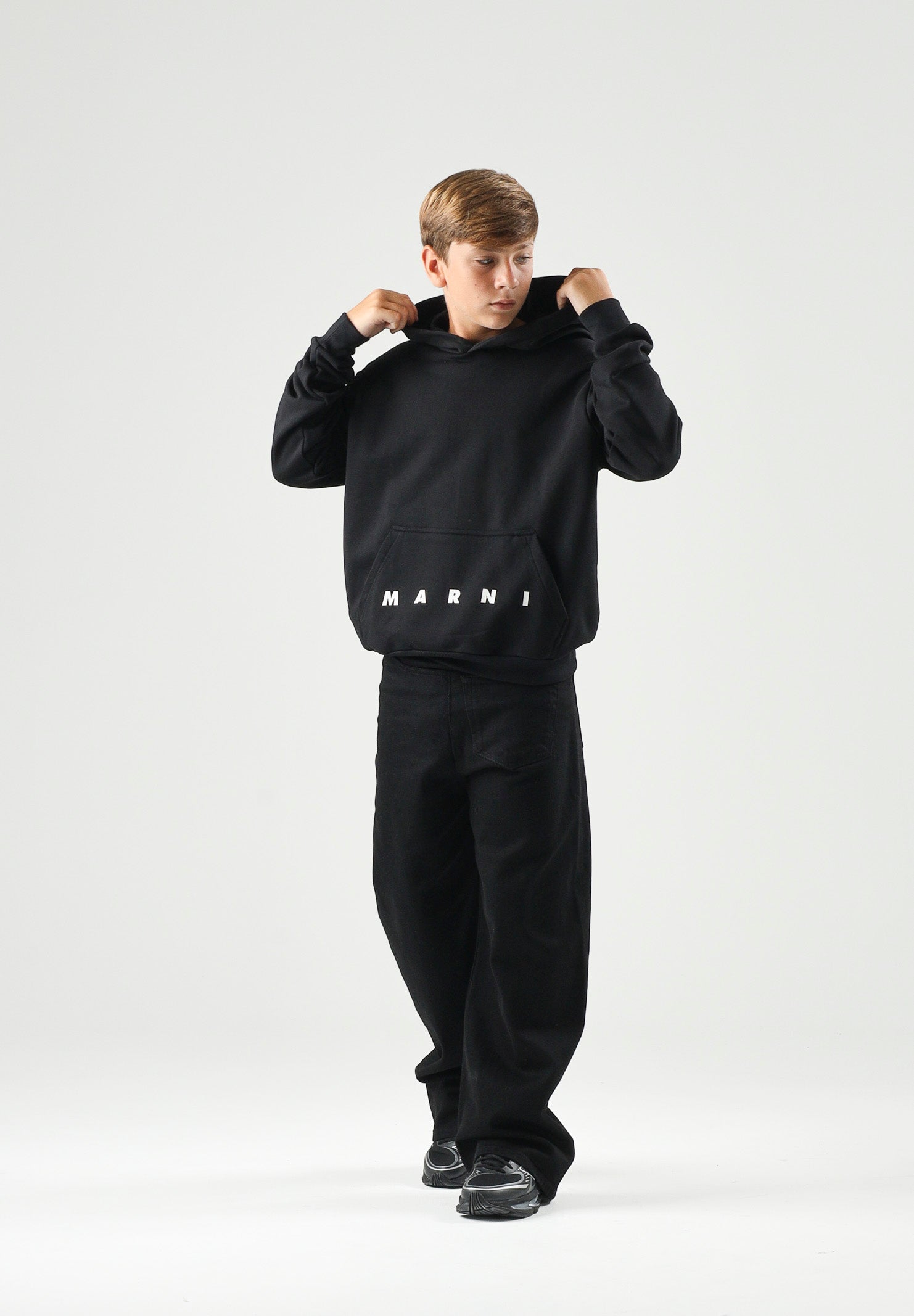 MARNI Felpa con cappuccio HODDIE nera  per donna, ragazzi e bambini con logo Marni frontale e tasca a marsupio. M01883M00V0 0M900 MARNI 