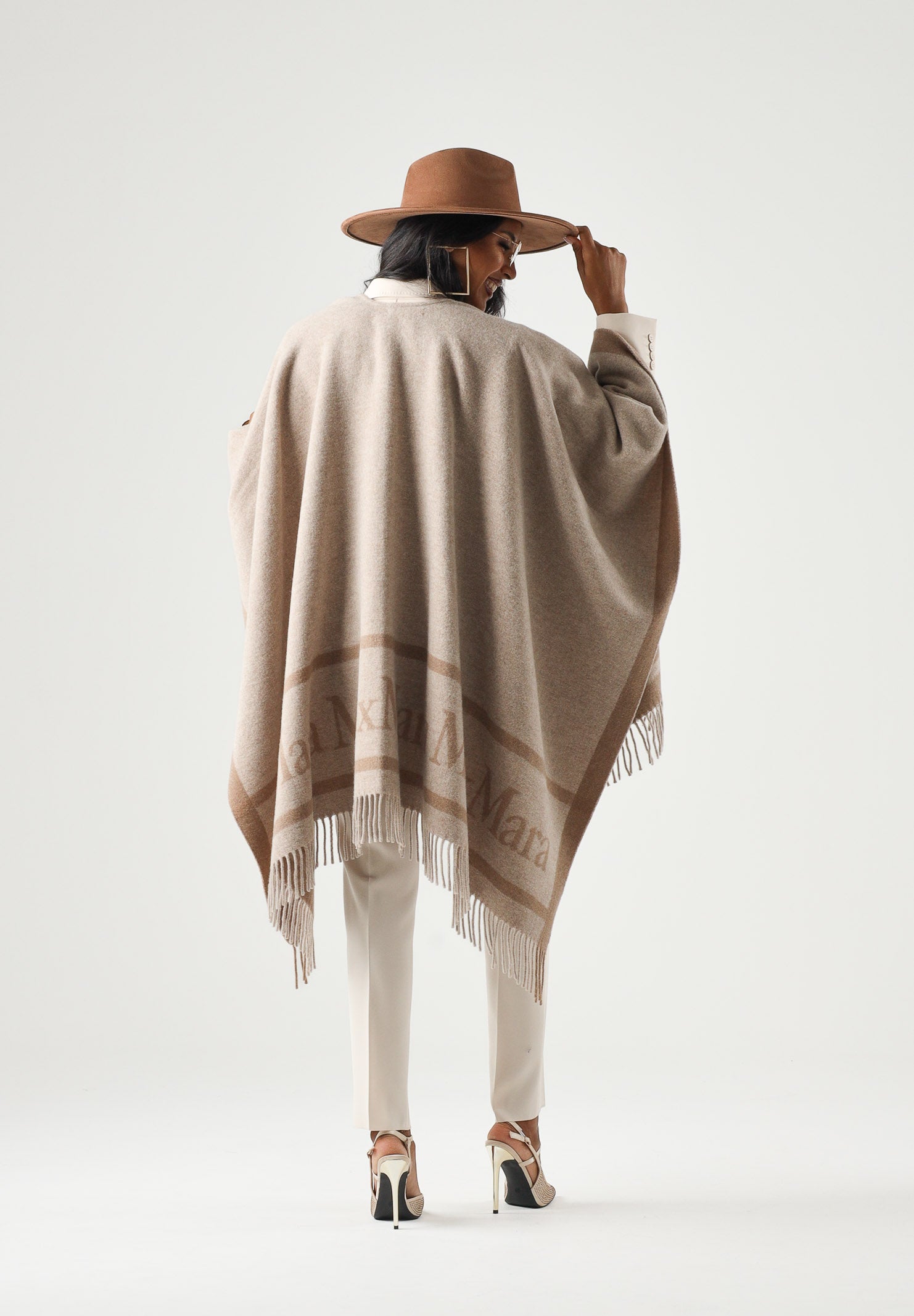 MAX MARA STUDIO Mantella MST PIRANIA casha beige da donna con frange sul fondo<BR/> 2626546021600 001 MAX MARA 