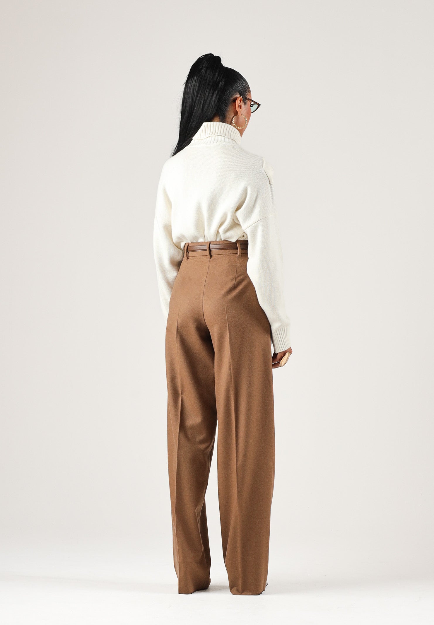 MAX MARA STUDIO Pantaloni eleganti MSTCOCCO cuoio per donna con piega centrale e design a gamba larga. 2626136092600 025 MAX MARA STUDIO 