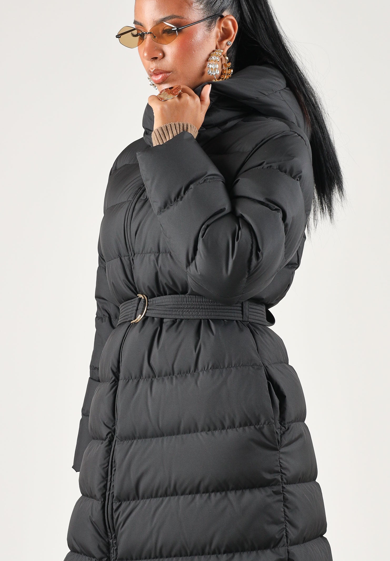 MAX MARA STUDIO Piumino CANNETI nero per donna con cappuccio, cintura coordinata e imbottitura in piuma. 2626496012600 005 MAX MARA STUDIO 