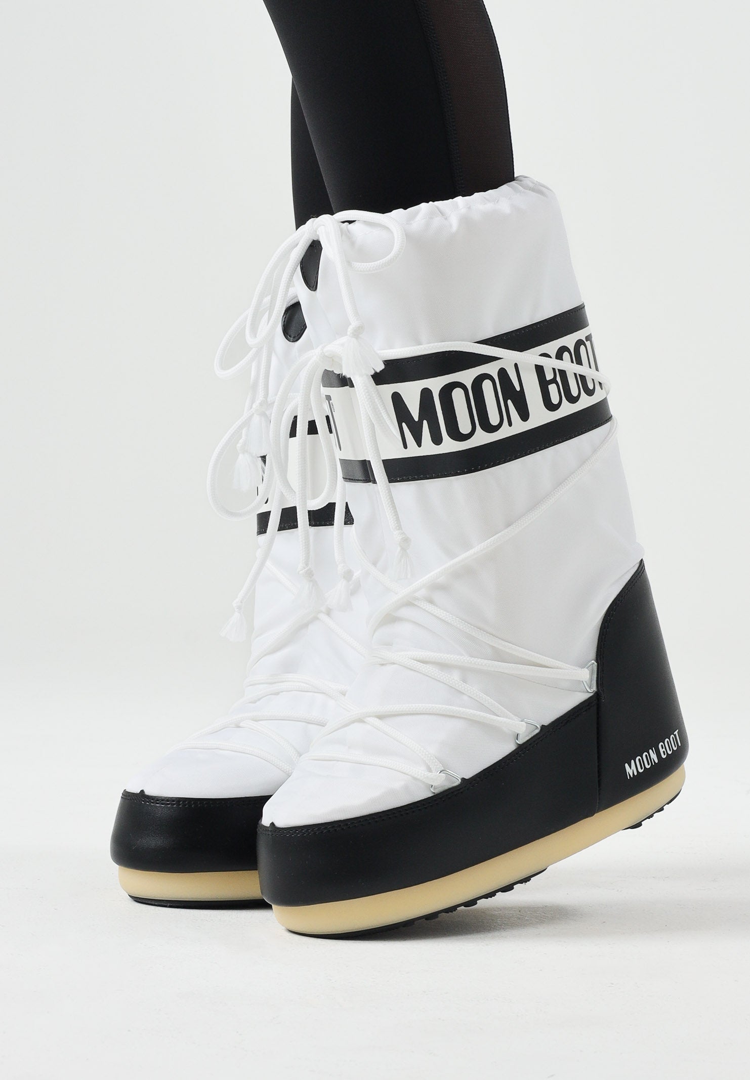 Stivali da neve ICON bianco e nero per uomo e donna 80D1400440 NA02 MOON BOOT 