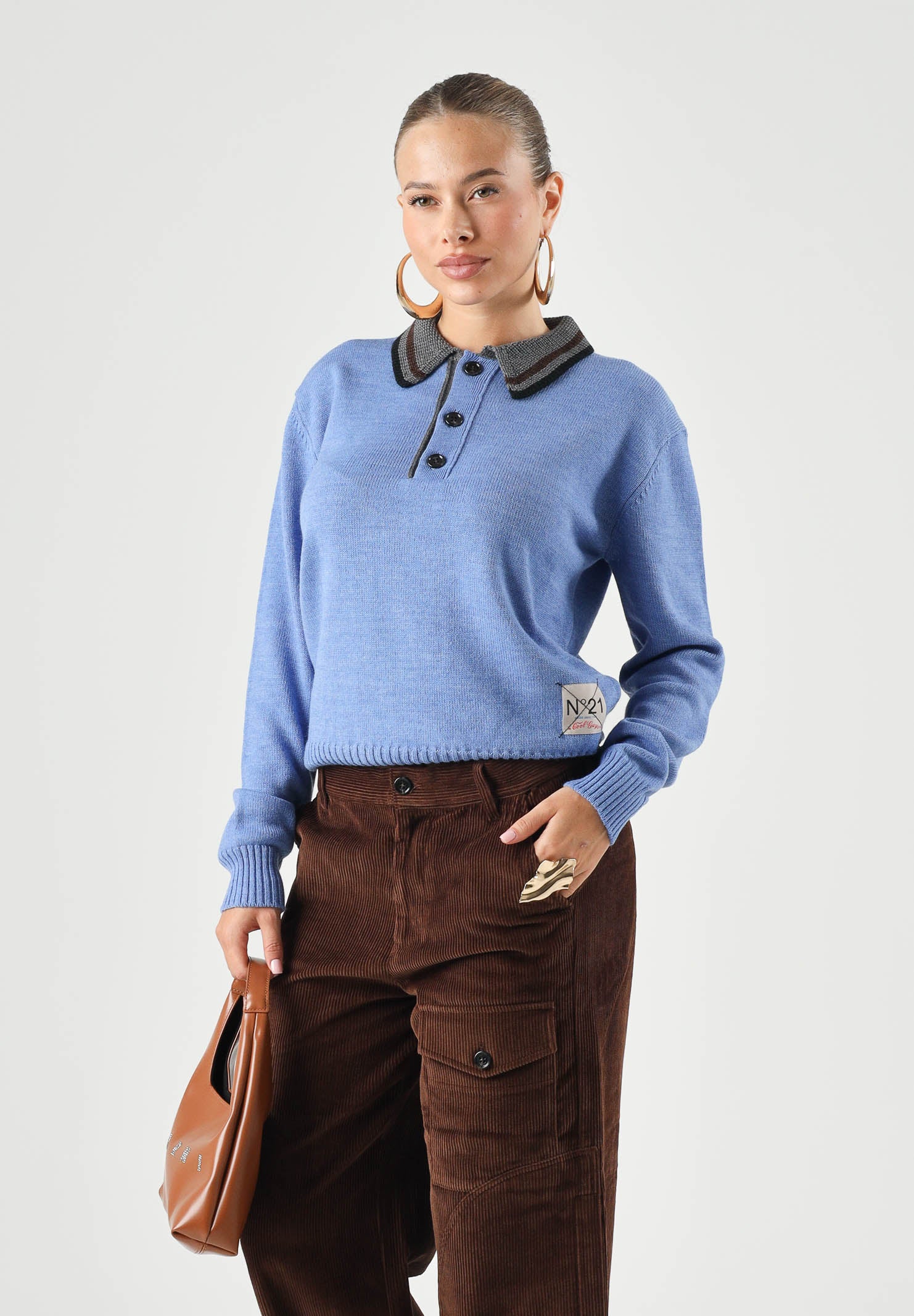 N21 Maglione  color lapis, celeste per donna, ragazzi e bambini con colletto e logo a contrasto N210DHN0547 0N827 N21 
