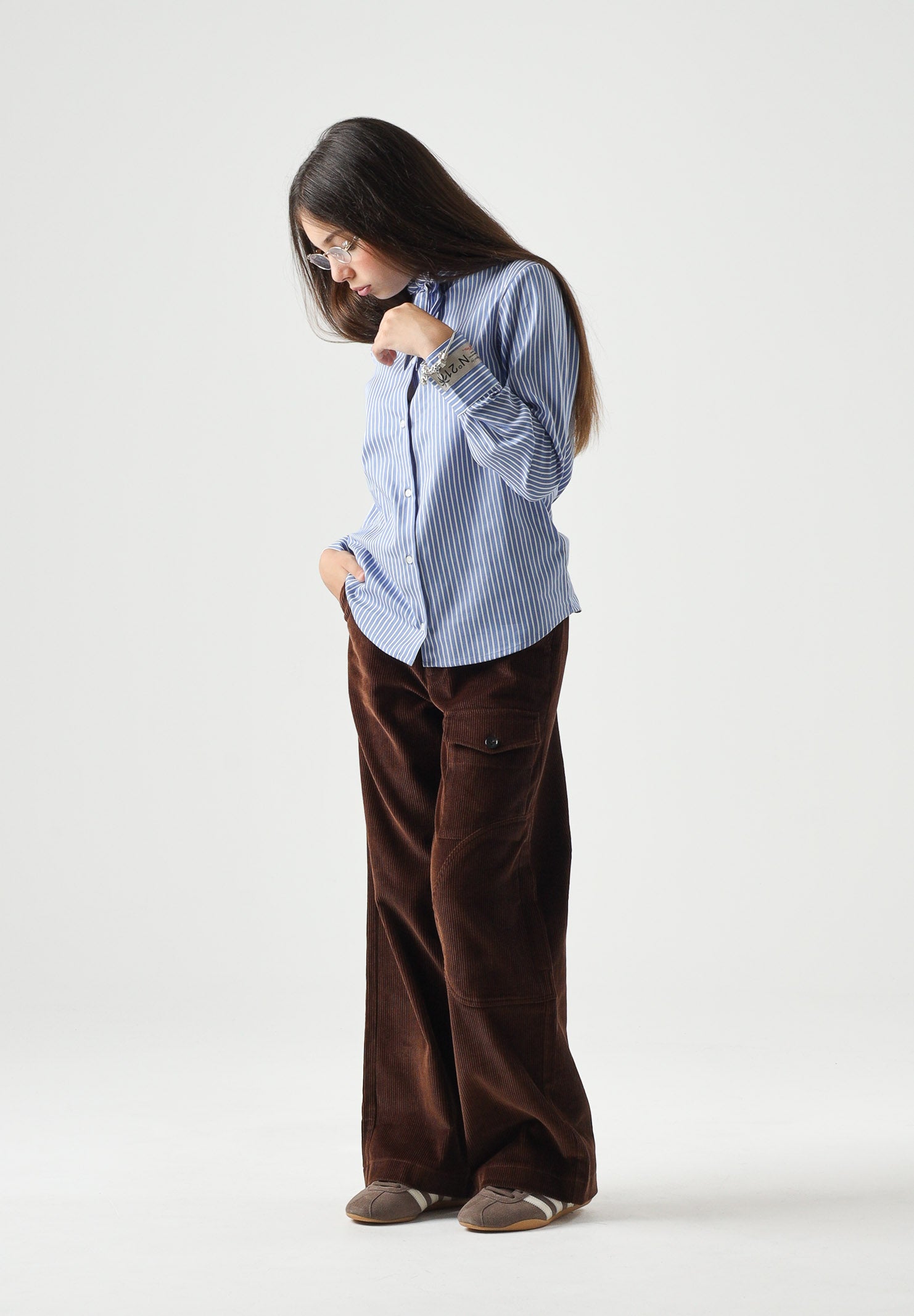 N°21 CamiciaSTRIPED TIE-NECK a righe azzurro cielo per donna, ragazzi e bambini con motivo a righe verticali e collo con fiocco. N210FDN0518 0N809 N21 