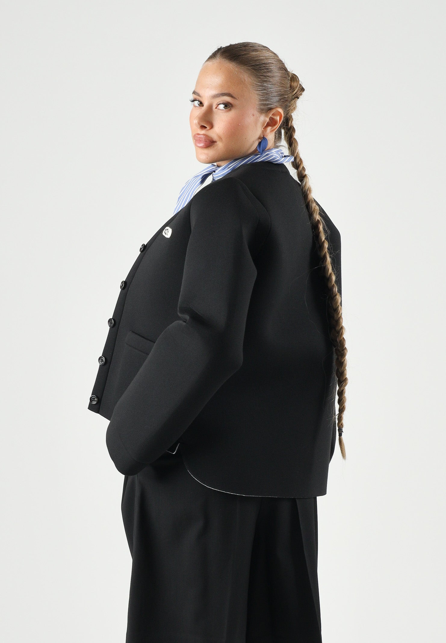 N°21 Cardigan LAYERED black azzurro per donna, ragazzi e bambini con logo patch frontale e fondo effetto sovrapposto a righe.<BR/> N210FGN0516 0N900 N21 