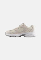 NEW BALANCE Sneakers 530 LEATHER beige e panna per uomo e donna<BR/> G5304V7 . NEW BALANCE 