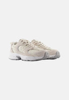 NEW BALANCE Sneakers 530 LEATHER beige e panna per uomo e donna<BR/> G5304V7 . NEW BALANCE 