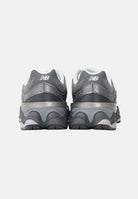 NEW BALANCE Sneakers 9060 Lace grigie da  uomo e donna G90603BN . NEW BALANCE 