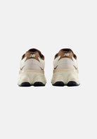 NEW BALANCE Sneakers 9060 LACE beige/panna per uomo e donna con inserti marroni G90609SI . NEW BALANCE 
