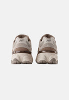 NEW BALANCE Sneakers 9060 marrone per uomo e donna GC9060EX . NEW BALANCE 