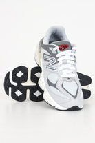 NEW BALANCE Sneakers 9060 grigie per uomo e donna GC9060GY . NEW BALANCE 