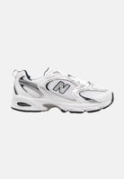 NEW BALANCE Sneakers 530 bianche per uomo e donna, con dettagli a contrasto. NBMR530SG . NEW BALANCE 
