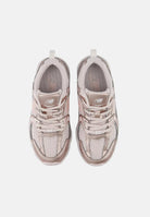 NEW BALANCE Sneakers 530 BUNGEE LACE rosa cipria da bambina P5302ZV . NEW BALANCE 