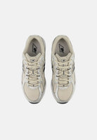 NEW BALANCE Sneakers 740 beige chiaro e nero per uomo e donna U7406KY . NEW BALANCE 