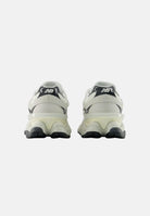 NEW BALANCE Sneakers 9060 Reflection/Sea Salt, grigio chiaro e beige per donna e uomo U90602FD . NEW BALANCE 