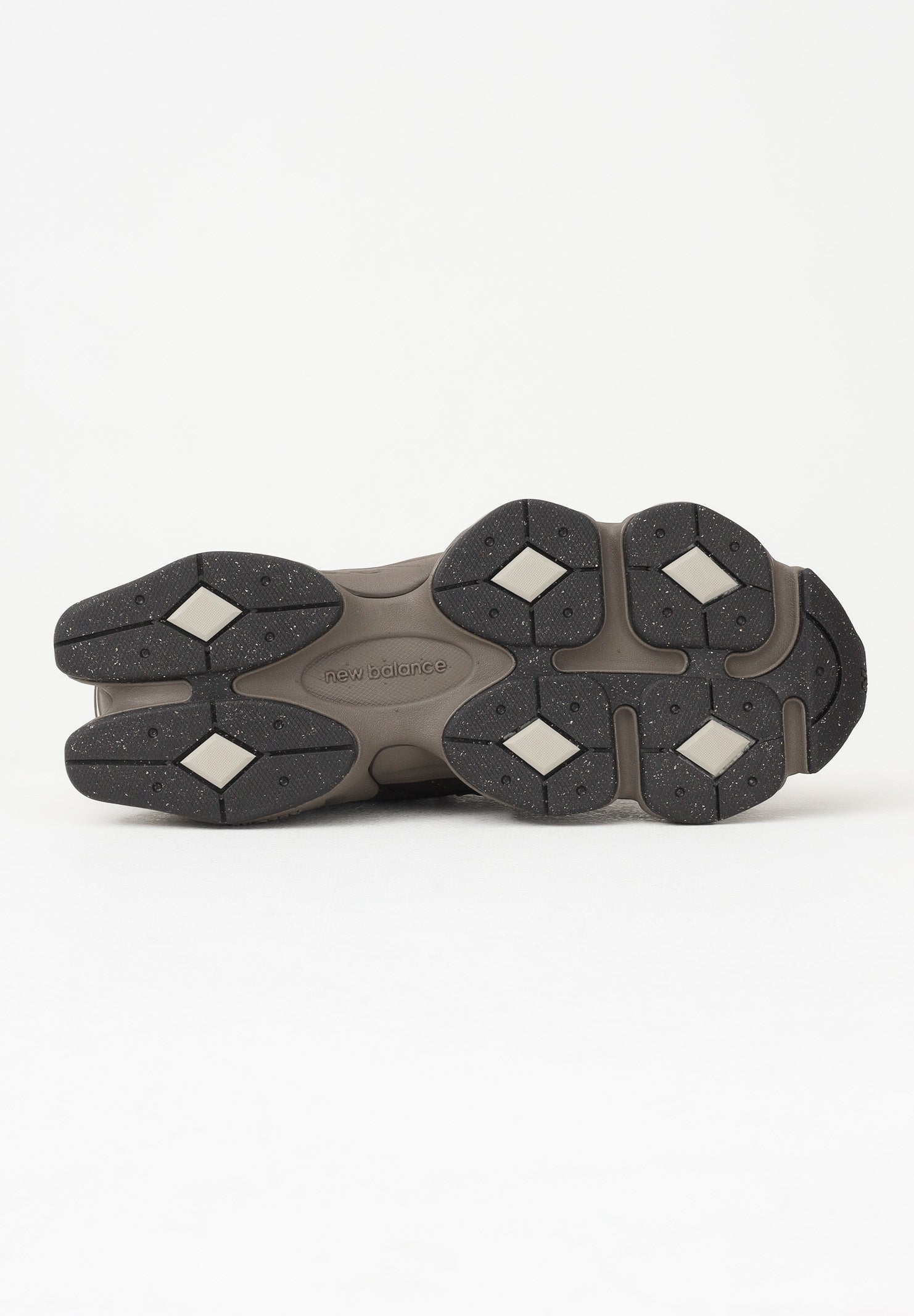 NEW BALANCE Sneakers 9060 marroni da uomo U9060493 . NEW BALANCE 