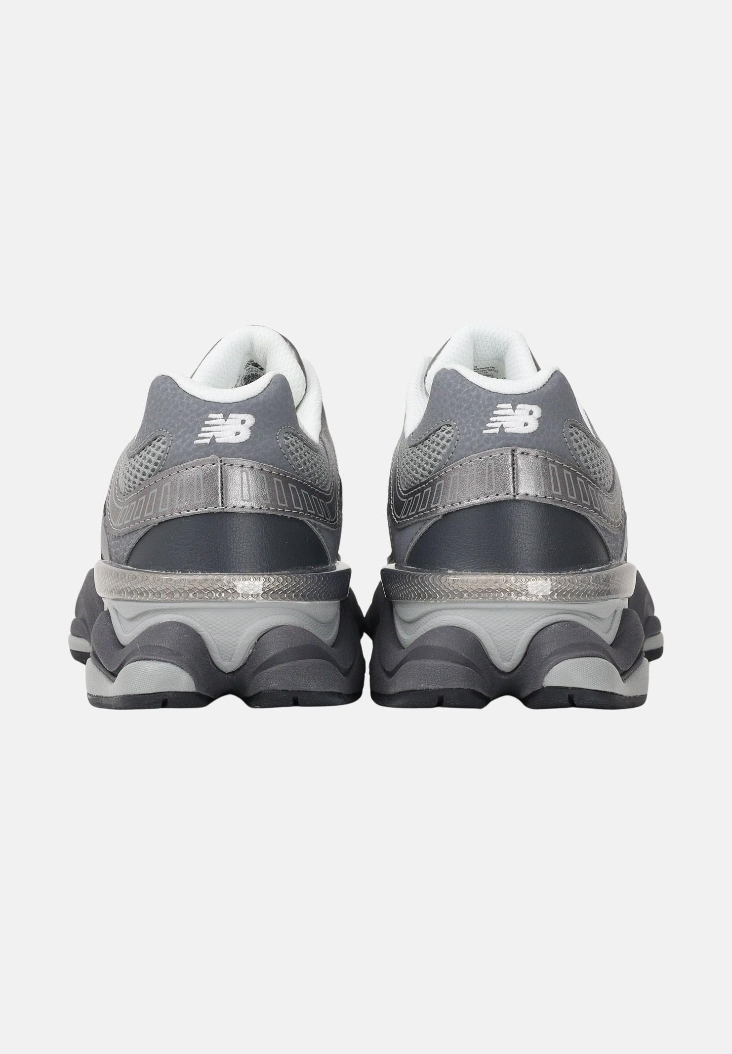 NEW BALANCE Sneakers 9060 grigie da uomo e donna U906051K . NEW BALANCE 