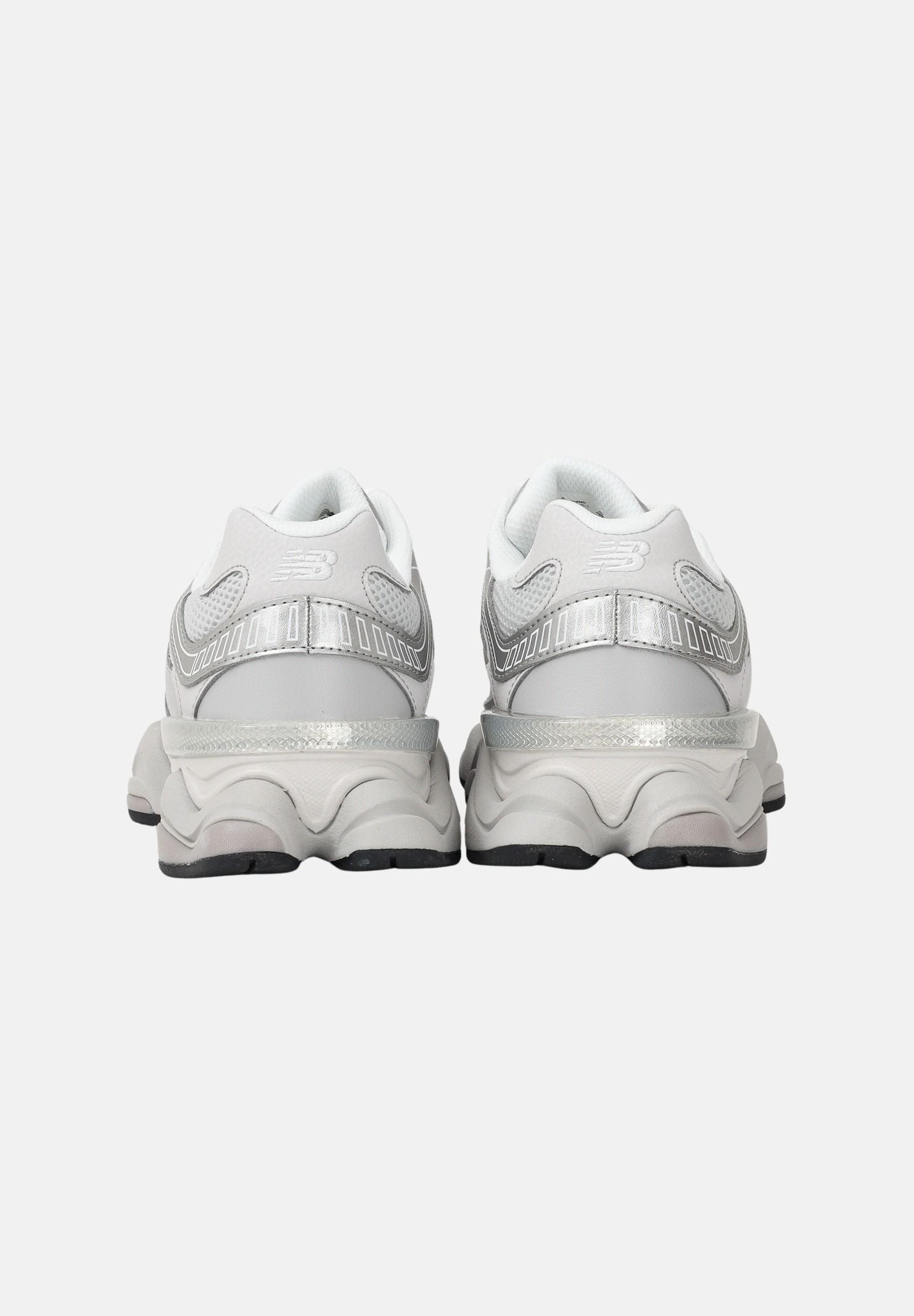 NEW BALANCE Sneakers 9060 argento da uomo U90606MU . NEW BALANCE 