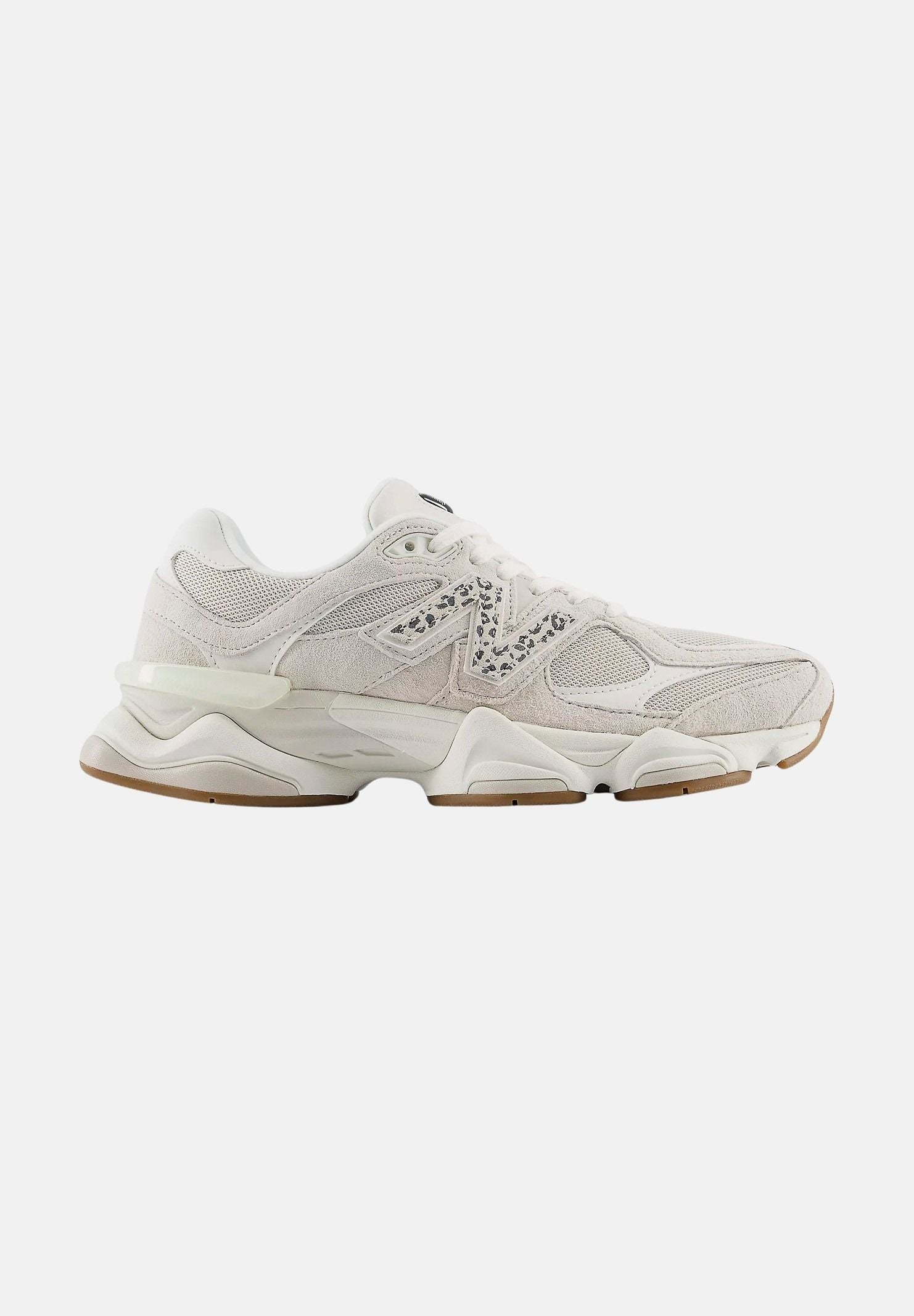 NEW BALANCE Sneakers 9060 Moonbeam con Sea Salt e Black, beige chiaro e bianco, per uomo e donna U9060ASP . NEW BALANCE 