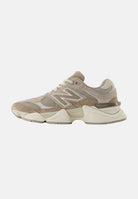 NEW BALANCE Sneakers 9060 marroni da uomo con logo laterale U9060ERC . NEW BALANCE 