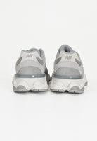 NEW BALANCE Sneakers 9060 grigie da uomo U9060ERD . NEW BALANCE 