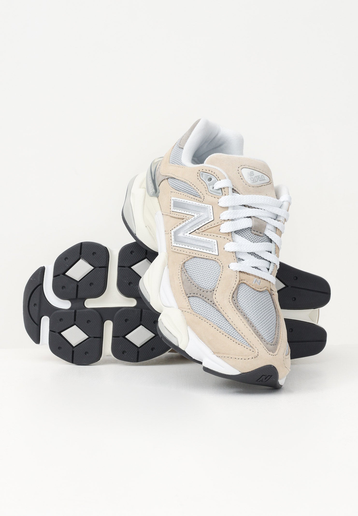 NEW BALANCE Sneakers 9060 beige da uomo U9060LBD . NEW BALANCE 