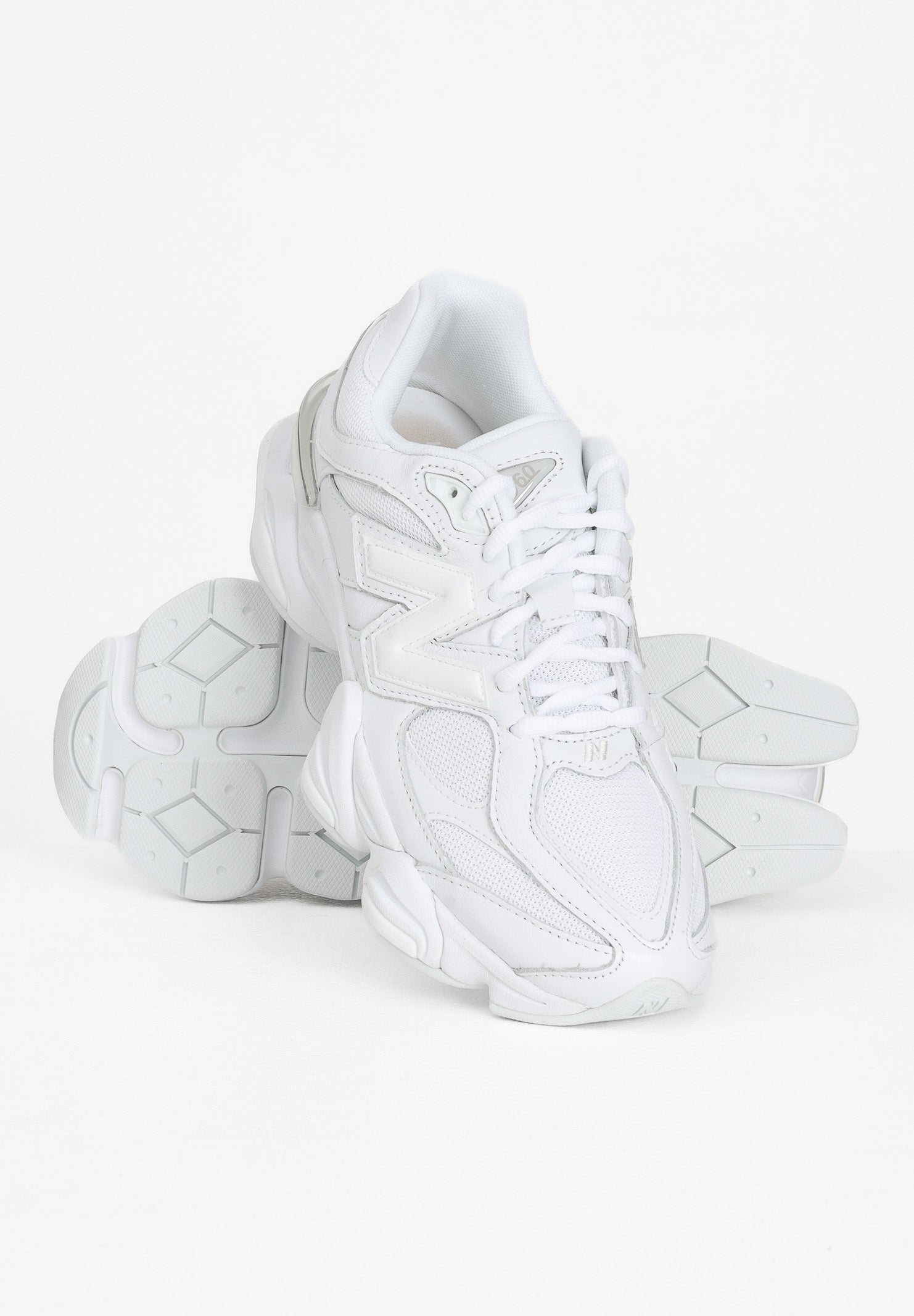 NEW BALANCE Sneakers 9060 bianche da uomo U9060NRJ . NEW BALANCE 