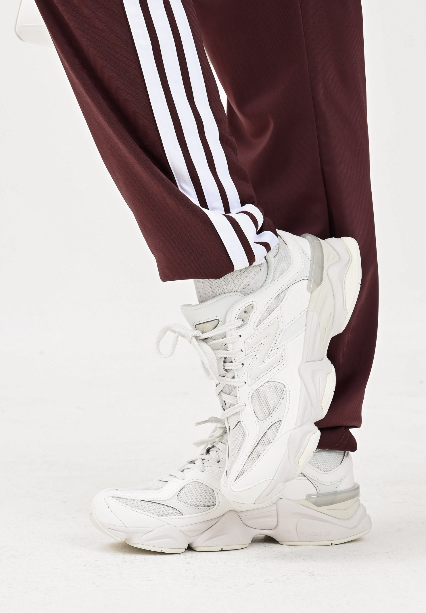NEW BALANCE Sneakers 9060 bianche da uomo U9060NRJ . NEW BALANCE 