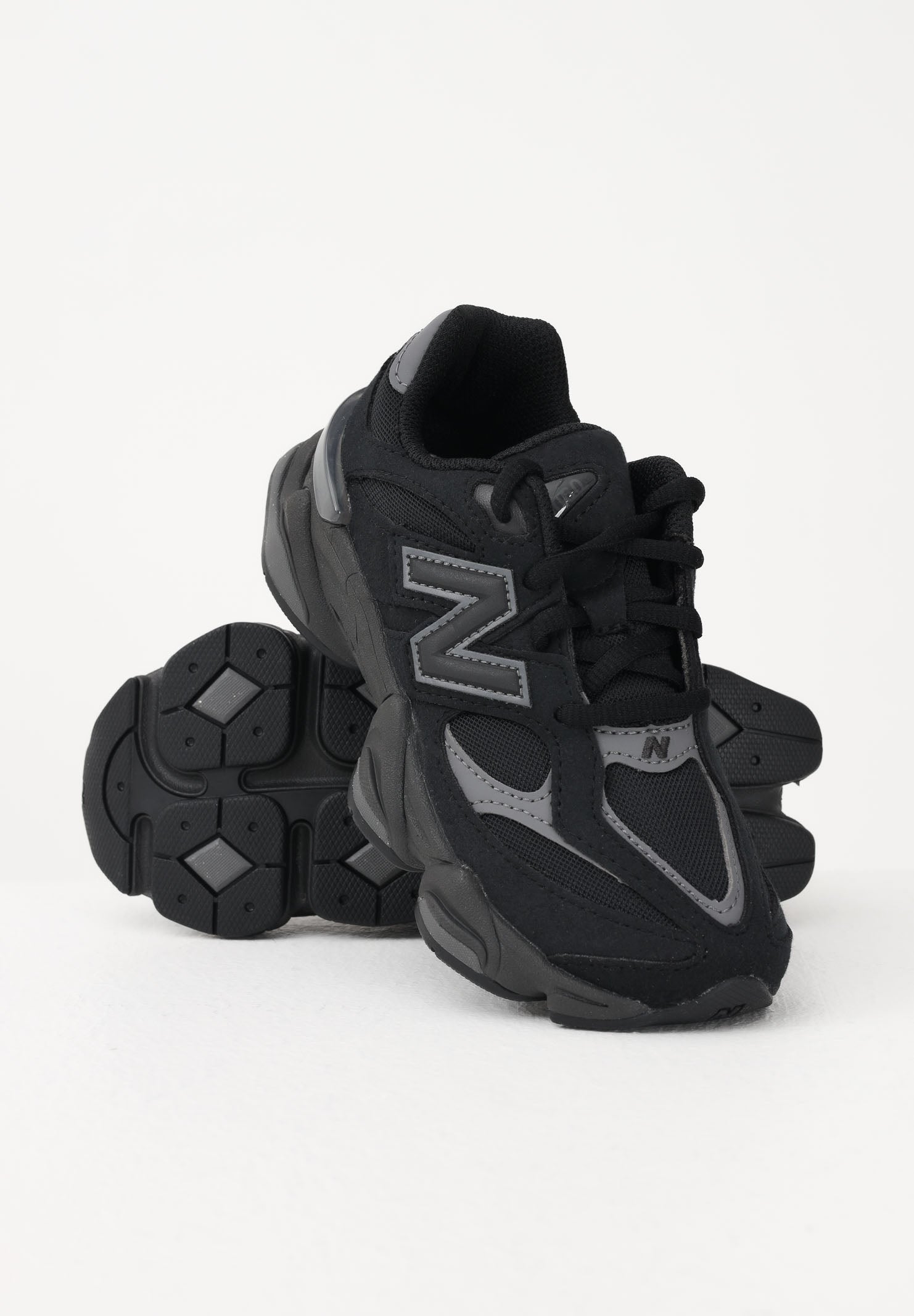 NEW BALANCE Sneakers 9060 Lace nere da bambino e bambina P9060662 . NEW BALANCE 