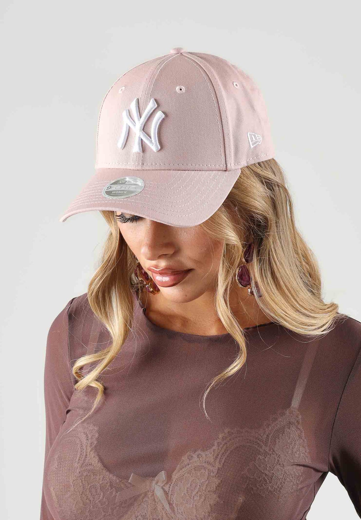 NEW ERA Cappello WOMEN'S COLOUR ESSENTIAL 9FORTY NEW YORK rosa da donna 60081367 . NEW ERA 