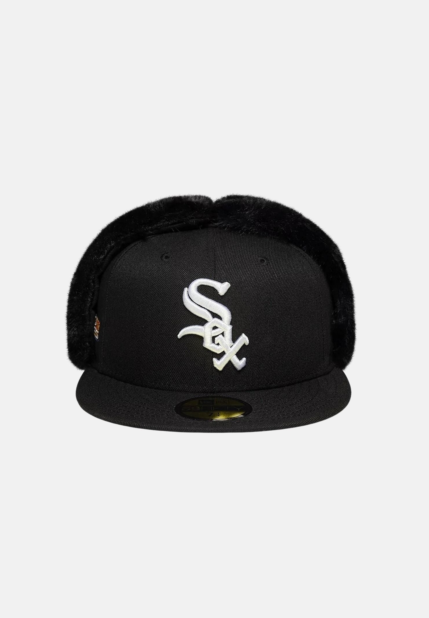 NEW ERA Cappello con visiera 59FIFTY DOGEAR CHICAGO nero per uomo e donna con paraorecchie foderati. 60842640 . NEW ERA 