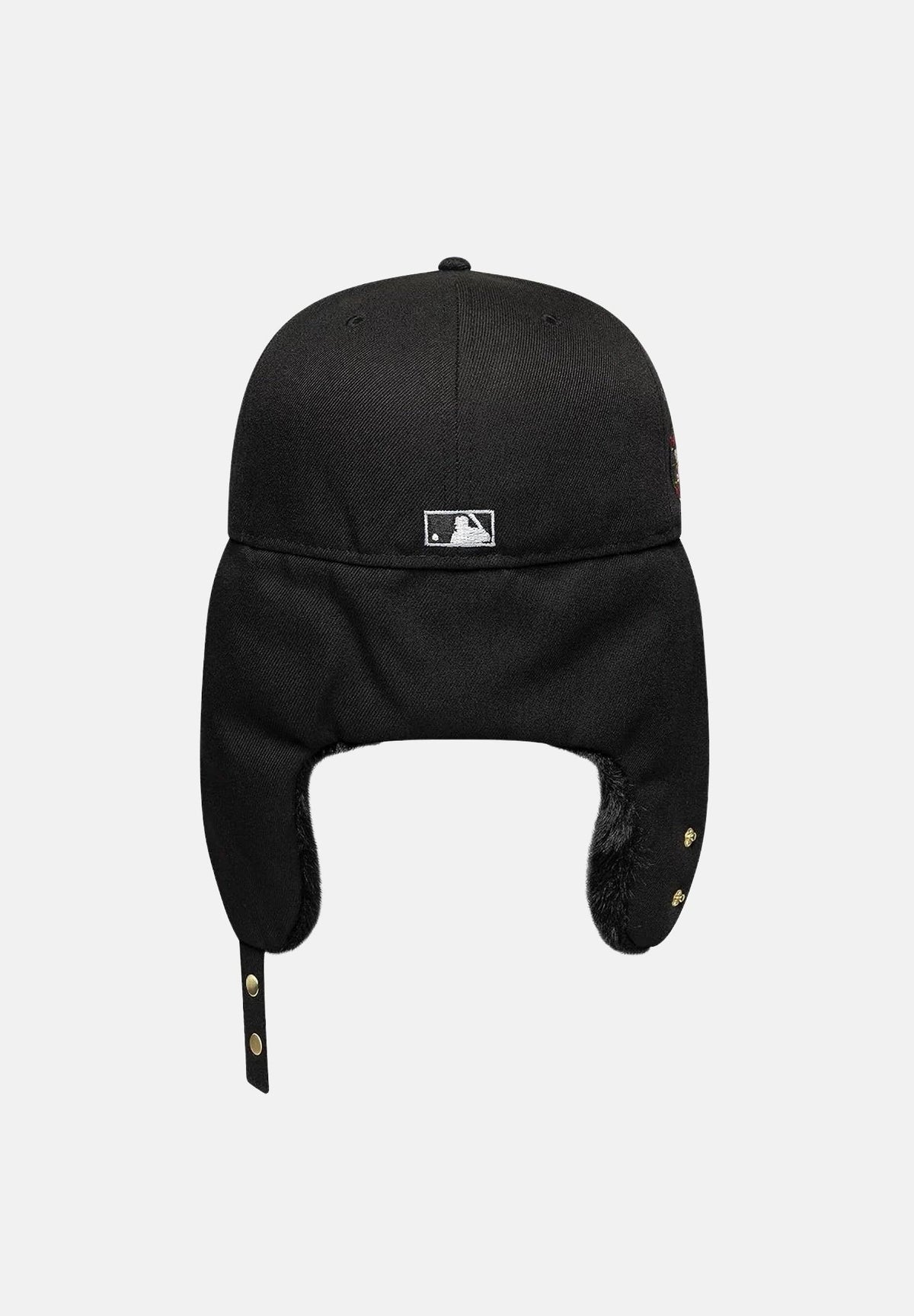 NEW ERA Cappello con visiera 59FIFTY DOGEAR CHICAGO nero per uomo e donna con paraorecchie foderati. 60842640 . NEW ERA 