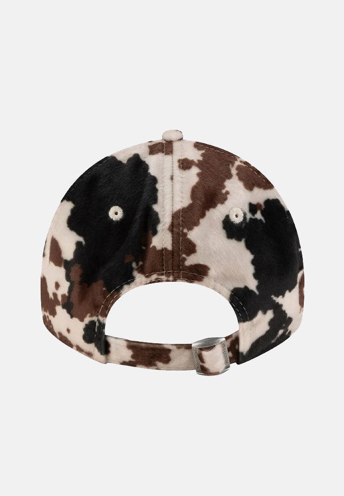 NEW ERA Cappello con visiera Animal Print 9Twenty New York Yankees con fantasia mucca nei toni del panna, marrone e nero da donna 60844104 . NEW ERA 