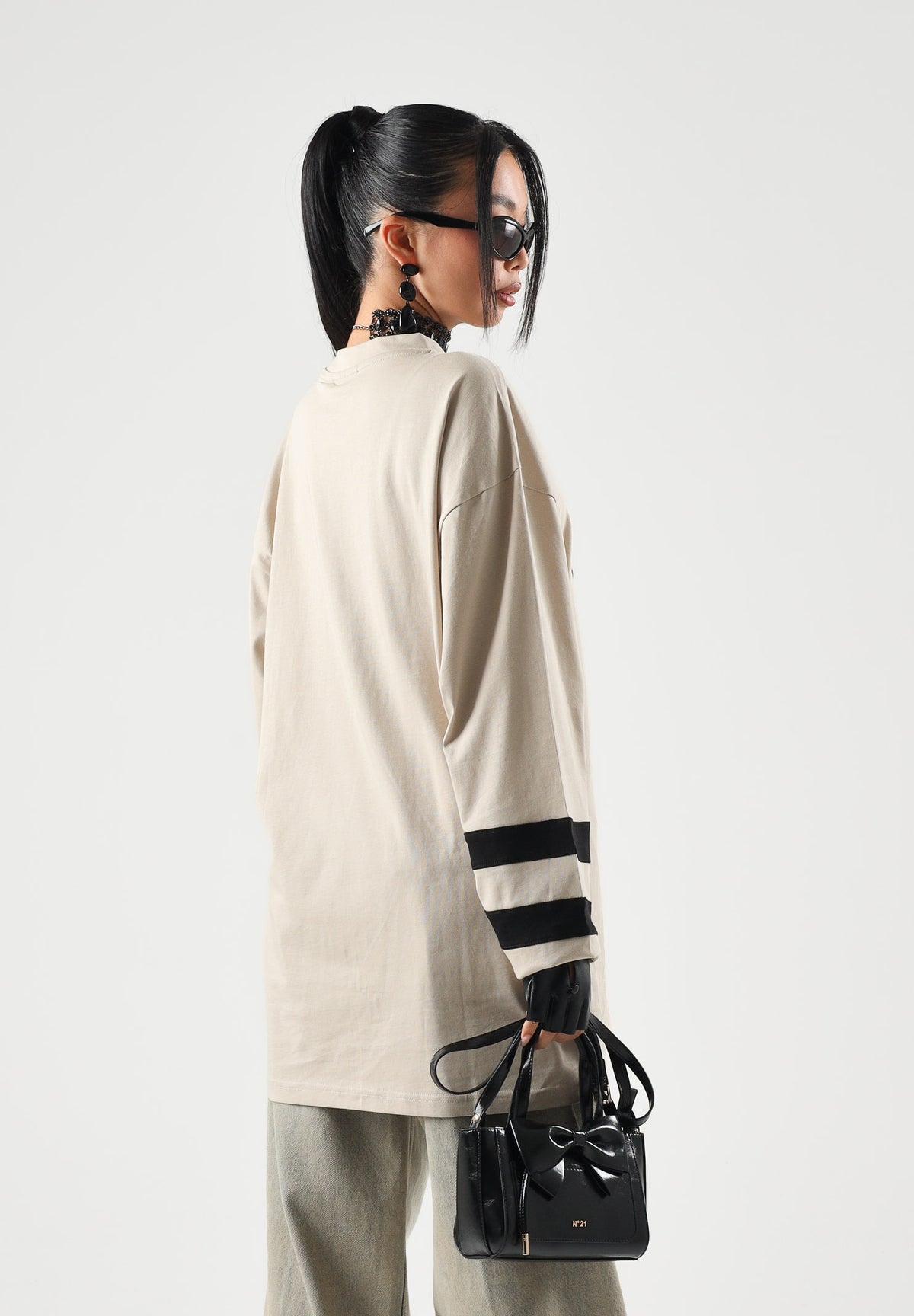 NEW ERA T-shirt manica lunga beige per uomo e donna con maxi logo New York Yankees stampato sul petto 60897435 . NEW ERA 
