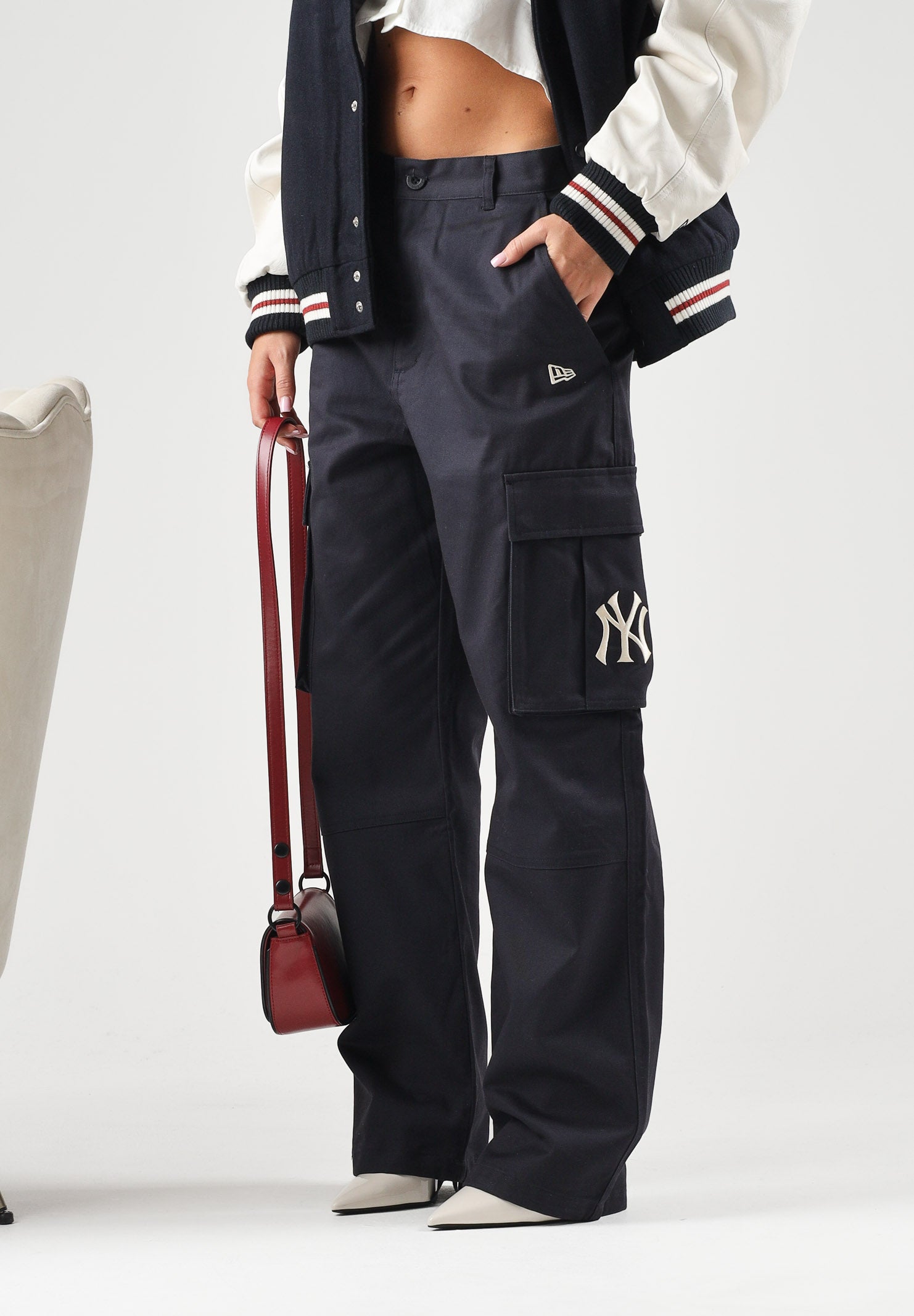 NEW ERA Pantaloni casual navy scuro-blu per uomo e donna  con mini logo iconico 60897495 . NEW ERA 