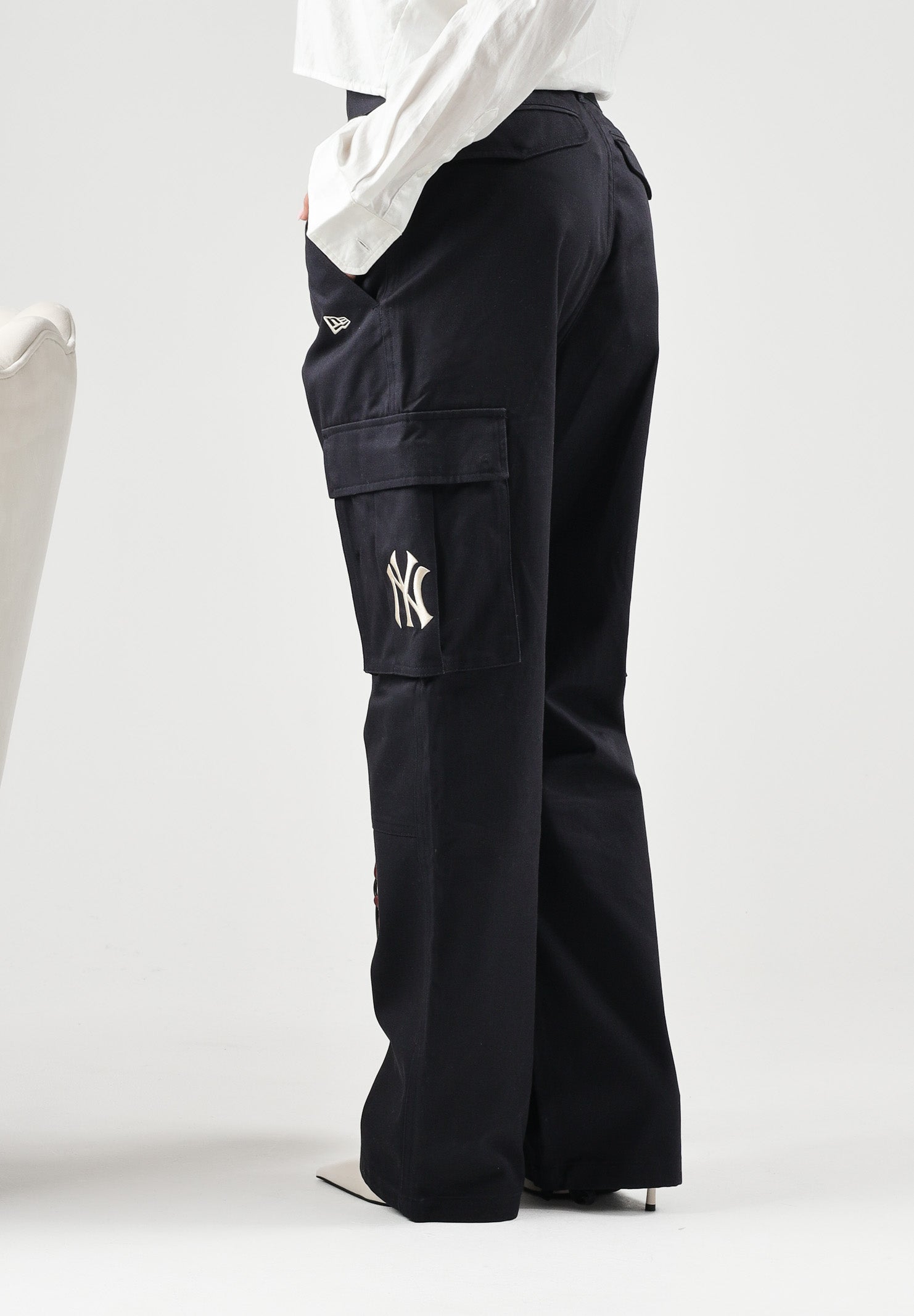 NEW ERA Pantaloni casual navy scuro-blu per uomo e donna  con mini logo iconico 60897495 . NEW ERA 