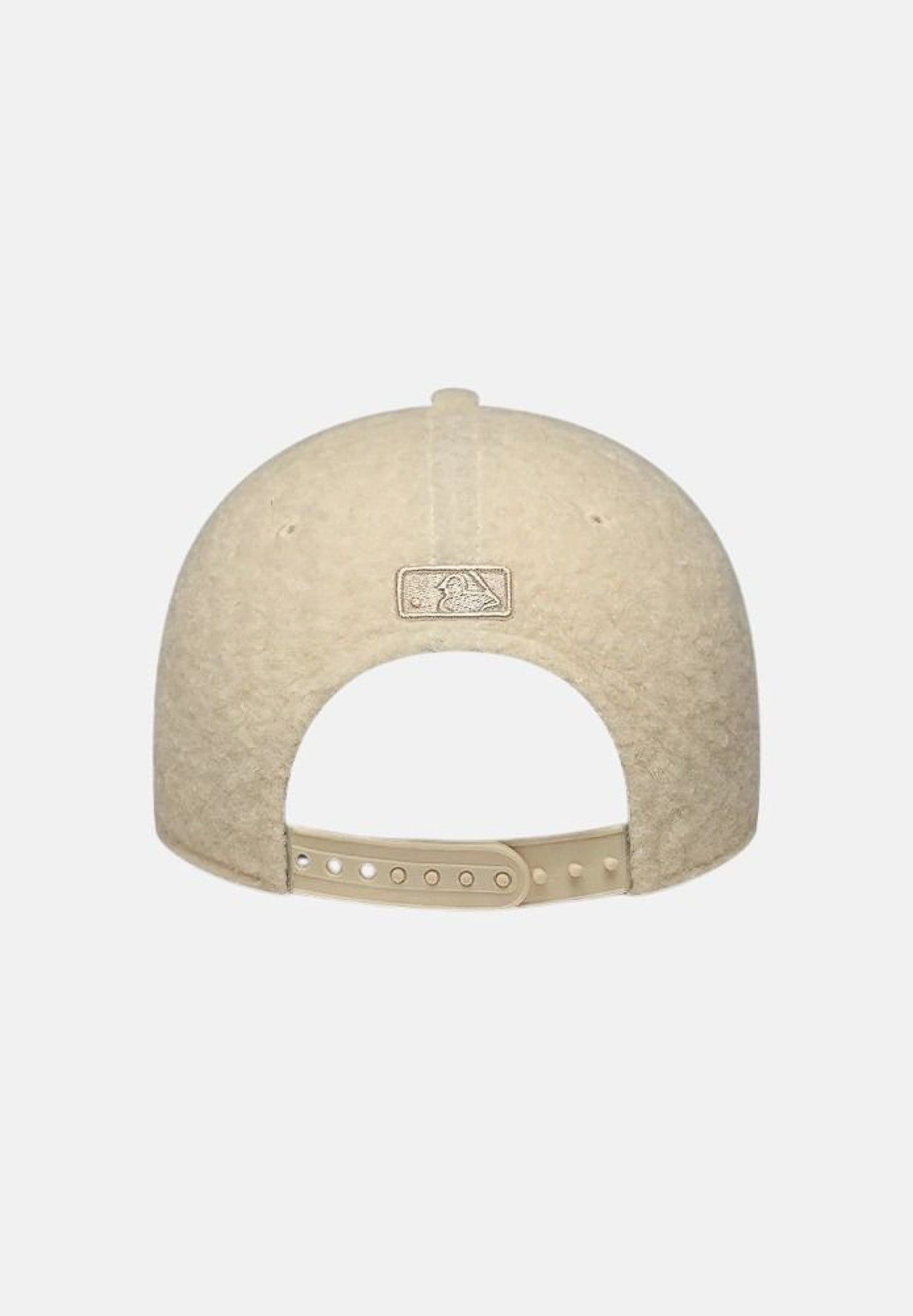 NEW ERA Cappello con visiera  9FORTY  beige per donna con logo LA ricamato a contrasto. 60915791 . NEW ERA 